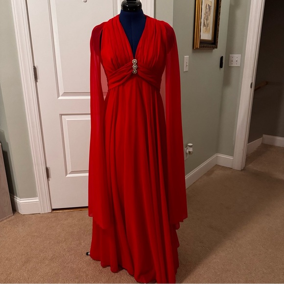 Elegant Vintage Red Evening Gown - Picture 1 of 8